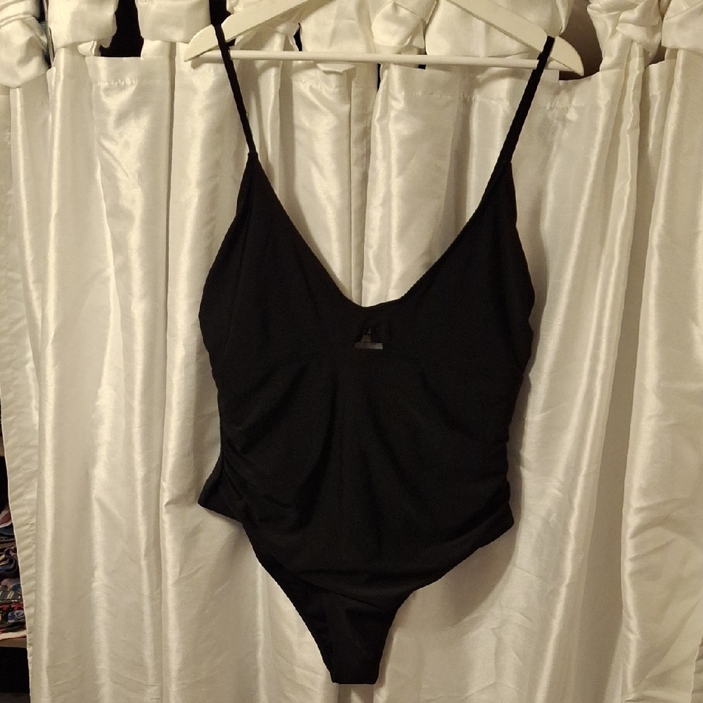 Boohoo Black Swimsuit 18 โค๏ธโค๏ธโค๏ธโค๏ธ